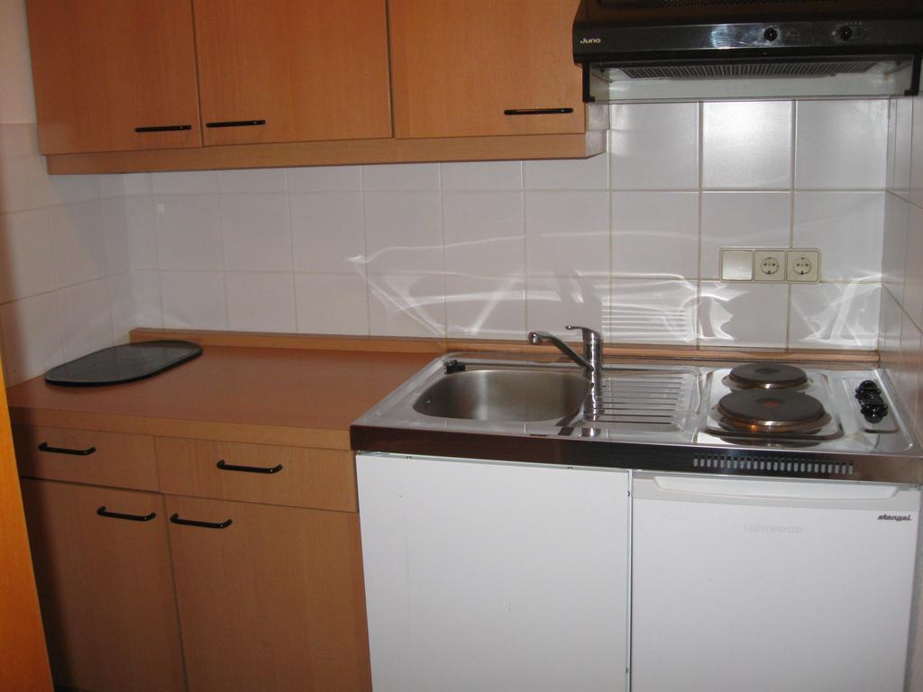 Holiday Apartments Warmbad Villach Kamer foto